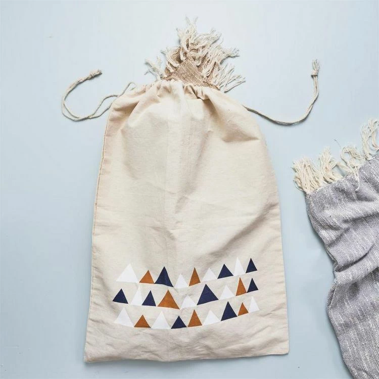 Paris Prix Sac à Linge En Tissu Triangles 50x70cm Beige 2 Paris Prix Sac à Linge En Tissu Triangles 50x70cm Beige – Image 2